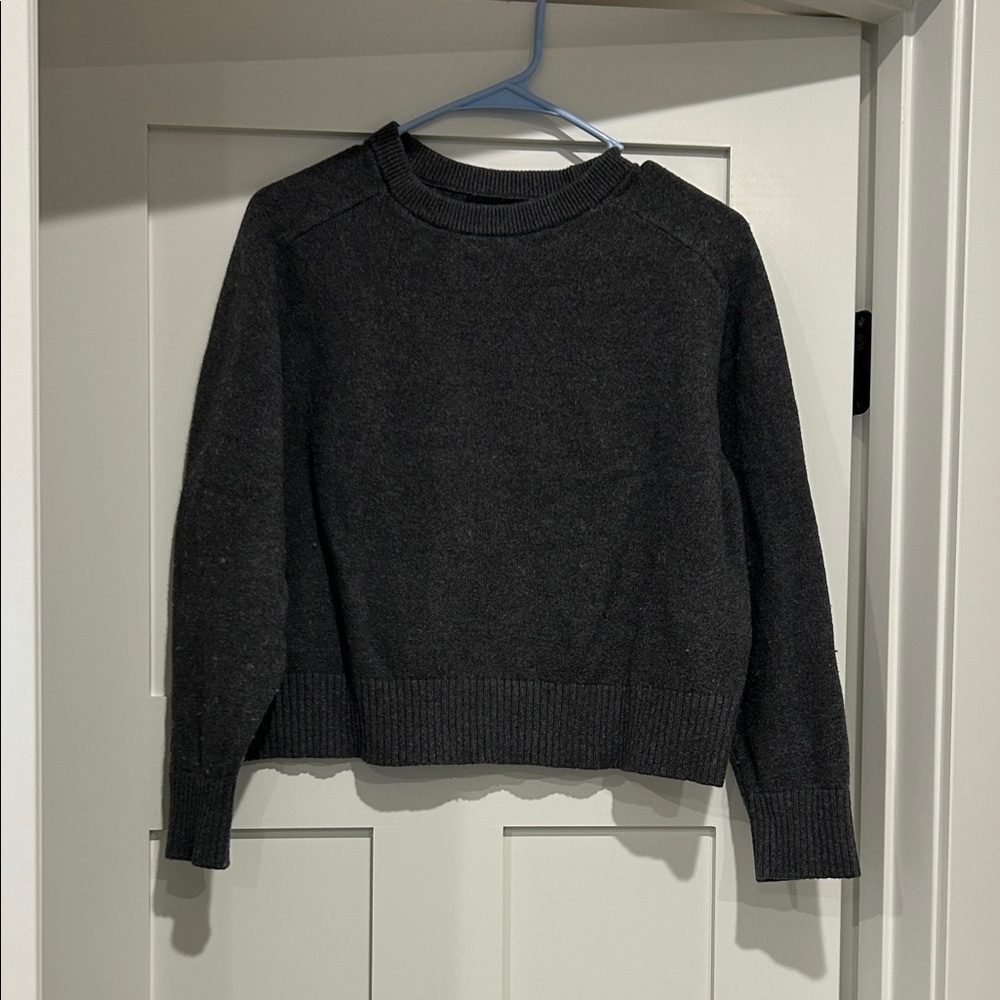 Banana Repulic Dark Grey Women's Sweater - Cropped
